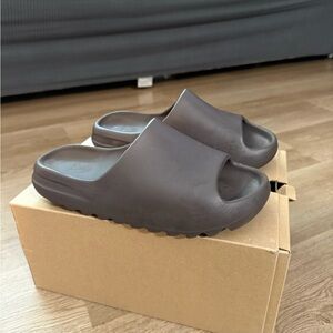 Yeezy Men's Dark Brown Slides